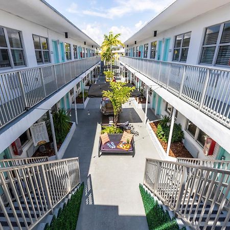 Seaside All Suites Hotel Miami Beach Exterior photo
