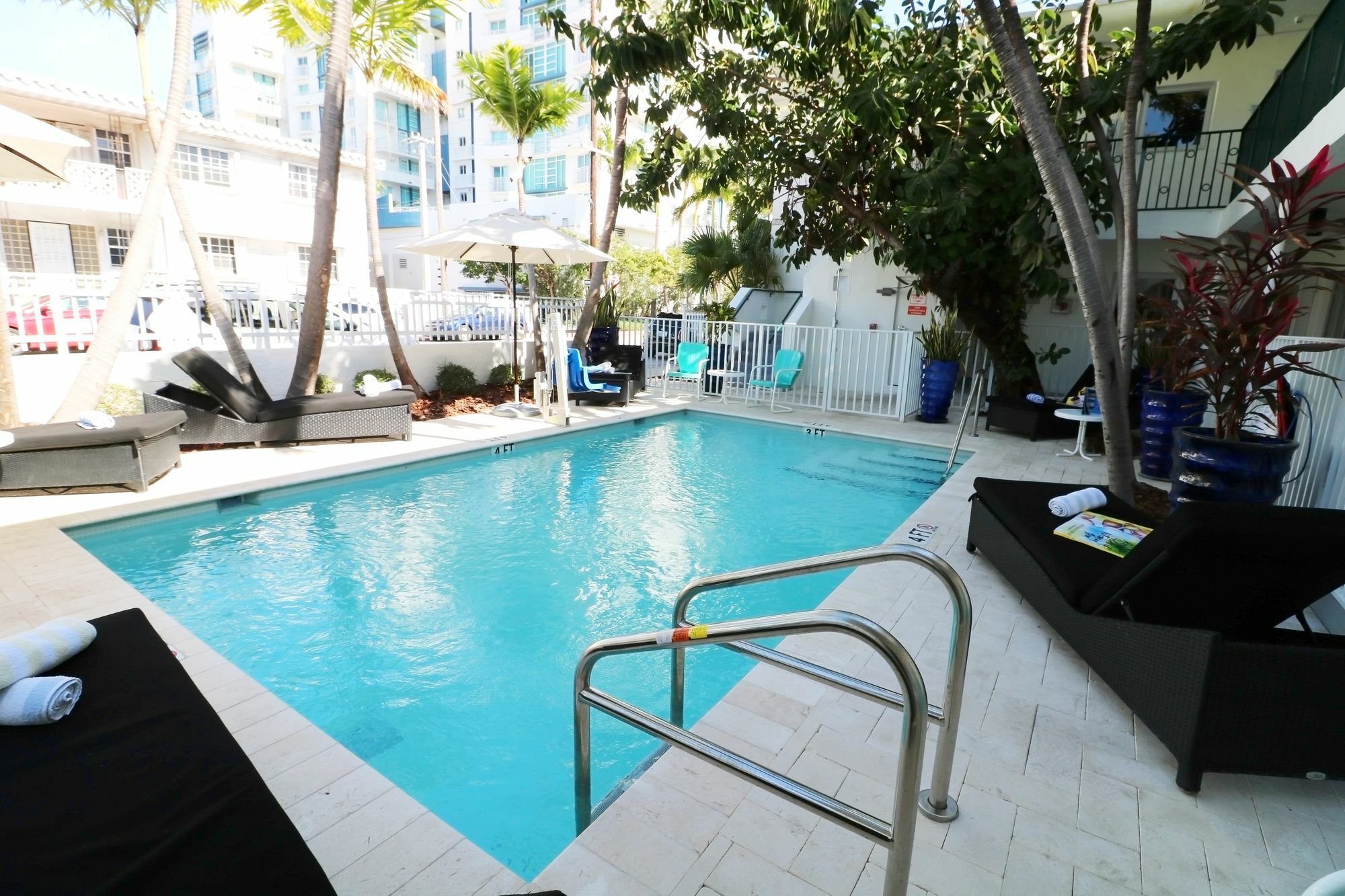 Seaside All Suites Hotel Miami Beach Exterior photo